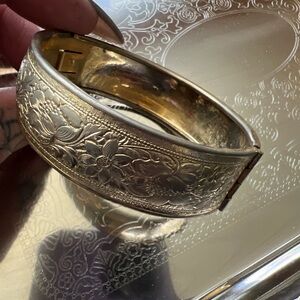 VINTAGE Floral Engraved Gold Bracelet